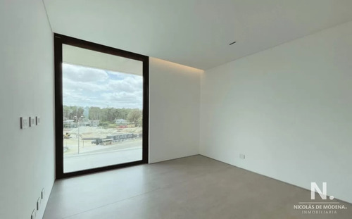 Exclusivo Apartamento Frente Al Mar, The Colette, En Venta.