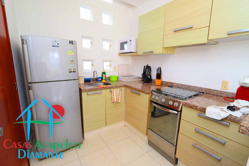 Cad Vindeza A 01. Terraza Con Salida Y Acceso A Jardín Y Albercas