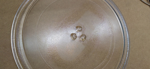 Plato Para Horno De Microondas De 34cms Con Trebol. (Usado)