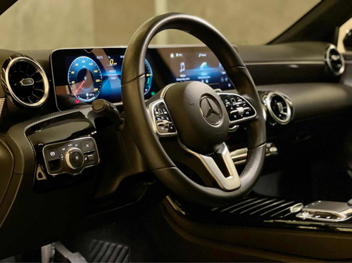 Imagem 4 de 15 de Mercedes A250 2.0 Sport 2019 Com Teto Solar 18.000km Novinha