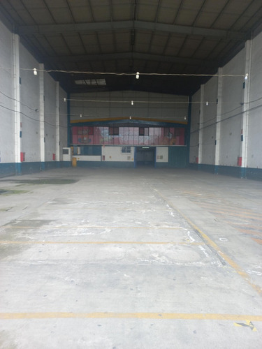 Imagen 3 de 6 de 1600m2 De Bodega Mas 600m2 De Patio, Oficinas