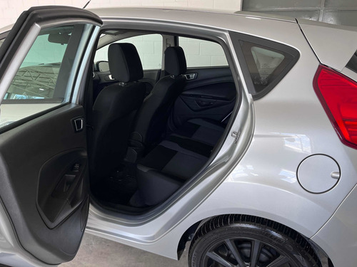 Imagen 21 de 25 de Ford Fiesta Kinetic Design 2018 1.6 Se