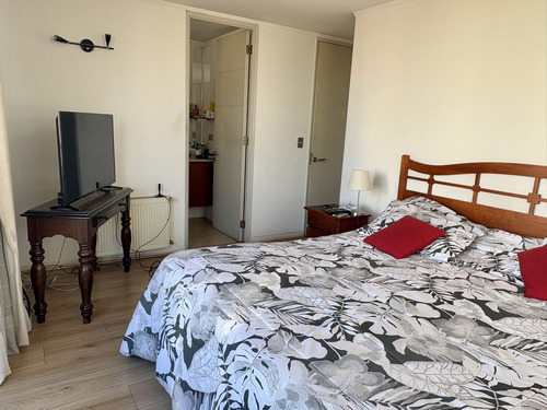 En Venta 4 Dormitorios, 2 Estacionamientos