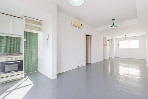 Venta 1 Ambiente Divisible En Caballito Con Balcón