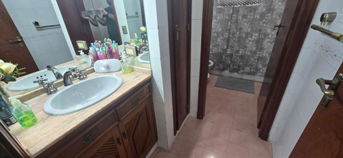 Venta De Casa 6 Ambientes En Haedo Chico, Morón