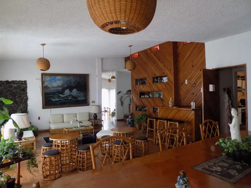 Casa Sola En Lomas De Atzingo, Cuernavaca, Morelos - Seq-173-cs