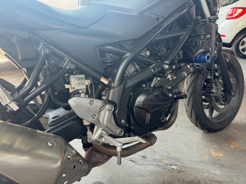 Suzuki Sh650a 2019 Com 25.000 Km Preta