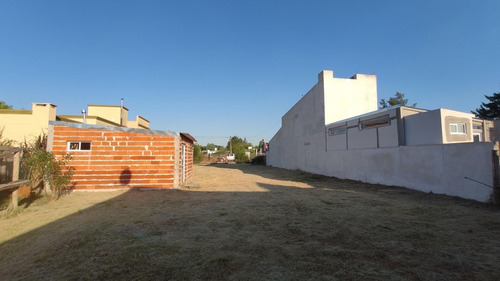 Imagen 2 de 13 de Dos Casas Prefabricadas Y Quincho A Terminar