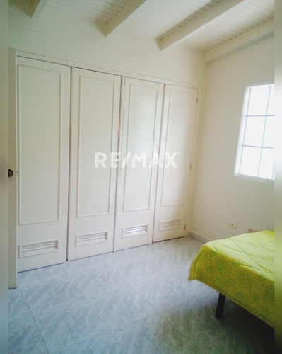 Imagen 7 de 12 de Se Vende Town House En La Av. Anzoátegui, Lechería. Ana Villamizar 0412-5935260.