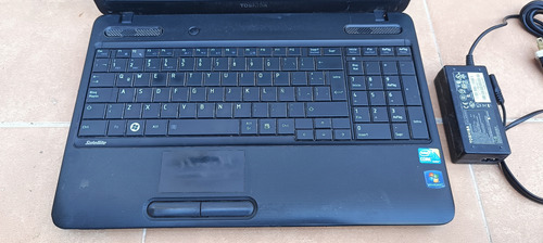 Laptop Toshiba Intel Core I3 / Para Reparar (Usado)