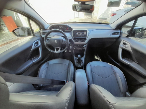 Imagen 8 de 10 de Peugeot 208 2017 1.6 Feline