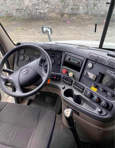 Cabezal Freightliner Cascadia Evolución 2014