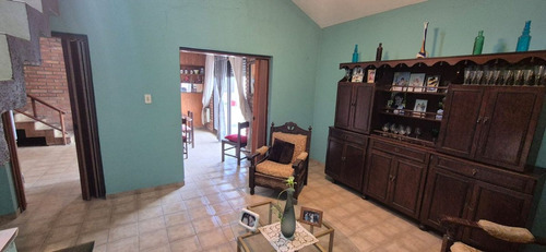 Casa 4 Dor Con 2 Locales Comerciales, La Calera