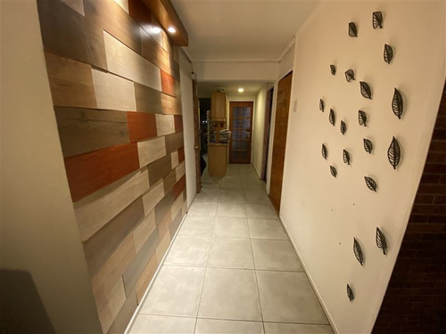 Imagen 5 de 17 de Depto Remodelado. 3 Dorm, 1 Baño, Porcelanato, Loggia