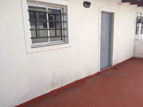 Alquiler - Ph 2 Ambientes Planta Alta Con Patio