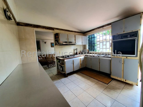 Amplia Y Confortable Casa En Venta Urb. Fundación Mendoza, Maracay 25-6542 Hc