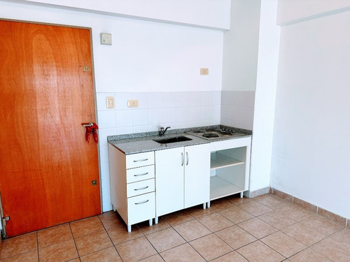 Venta Monoambiente Con Balcon Muy Luminoso Flores