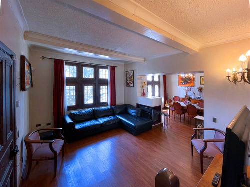 Casa En Arriendo De 5 Dormitorios 5 Baños Piscina