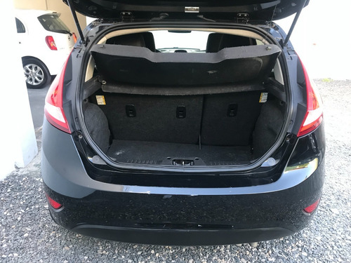 Ford Fiesta Kinetic 1.6 Titanium Año 2012 - Liv Motors
