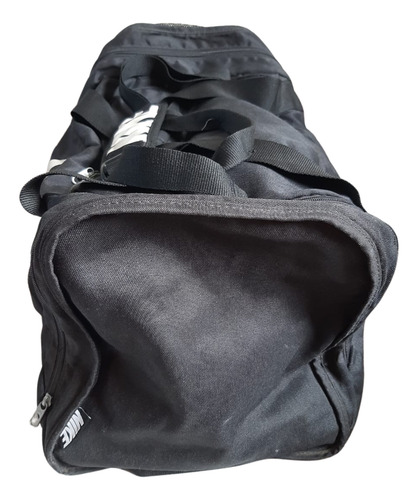 Bolso Nike Negro (usado) 60x30x30 2 Bolsillos Ext. + 1 Int. Negro Lisa (Usado)