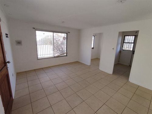 Casa En Venta De 3 Dorm. En La Serena