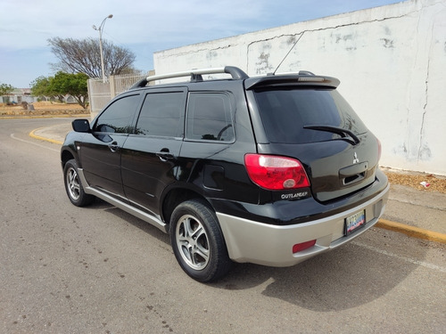 Imagen 2 de 11 de Mitsubishi Outlander Glx