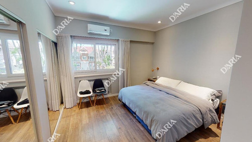 En Buena Zona Residencial, Chalet Totalmente Actualizado Con Lo Mejor, Jardin, Pileta.