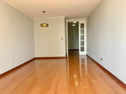 Cómodo/ Luminoso/ Impecable/ Ricardo Lyon/ 80m2