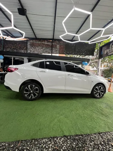 Chevrolet Onix 1.0T Premier Sedan At