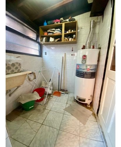 Latorre Prop. Vende Local C/ 2 Viviendas - Zona Hpc