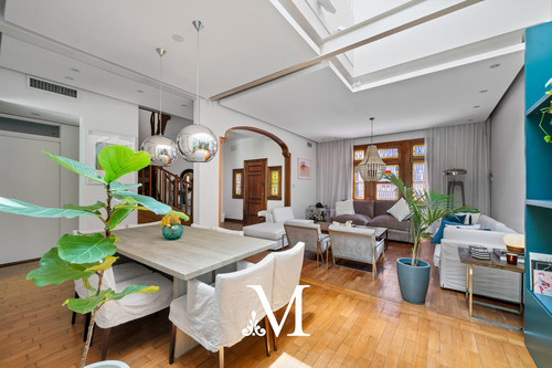 Distinguida Casa En Las Cañitas - Terreno 8.66x24 - 330 M2 - Pileta - Jardin - Parrilla