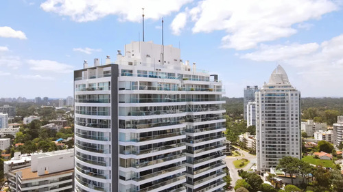 Piso Alto En Icon Brava