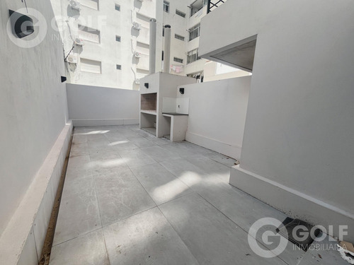 Venta Y Alquiler De Apartamento De 1 Dormitorio Con Terraza Y Patio En Pocitos