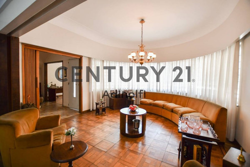 Imagen 5 de 30 de Calle 55 E/ Diag. 74 Y 14 - Casa En Venta Con Pileta Y Parque -
