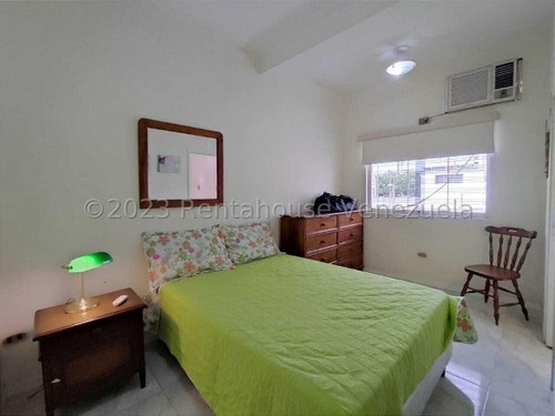 Casa En Venta Urbanizacion La Soledad Maracay Remodelada Pisos De Marmol Buena Ubicacion Zona Norte Kg:23-30429