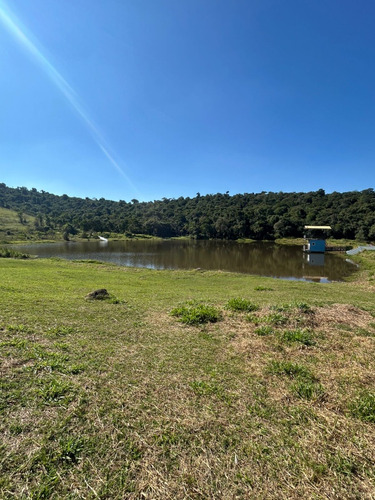 Vendo Terreno Com 1.030m Plano Com Um Cômodo Já Levantado,de