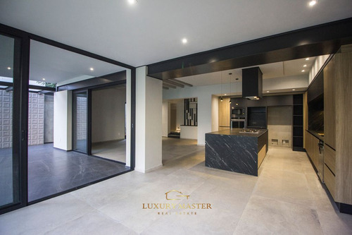 Casa De Lujo En Venta En Valle Real