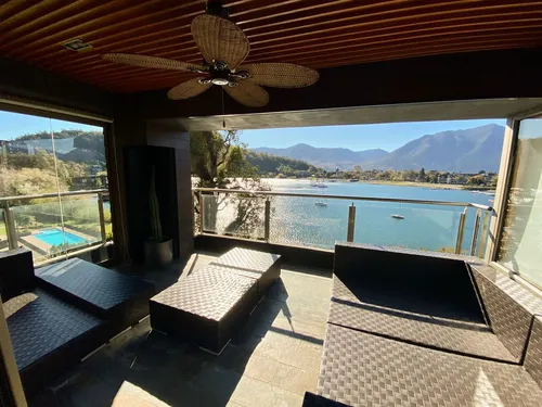 Departamento En Venta De 4 Dorm. En Pucón