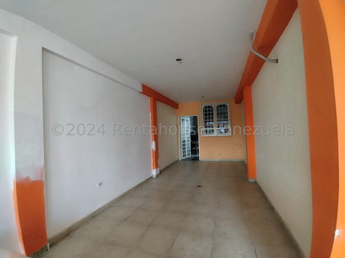 Casa En Venta Urb Corinsa, Cagua 24-28122 Hc