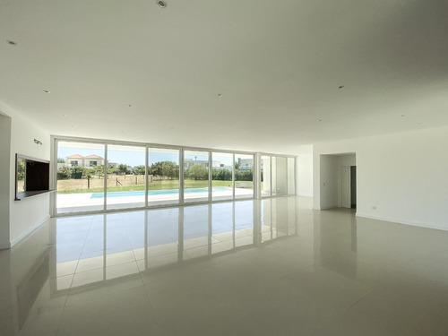 Imagen 3 de 14 de Venta De Casa A Estrenar Minimalista, En Valdevez Canning