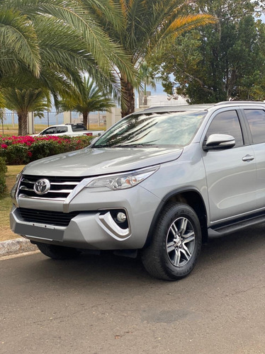 Toyota Hilux 2.7 Sr Sw4 4x2 7 Lug