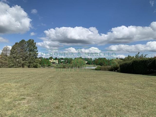 Imagen 4 de 9 de Terreno Sobre Laguna En Club De Campo San Francisco