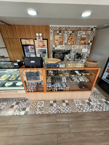 Se Vende Derecho De Llave De Local Comercial En Ulriksen.