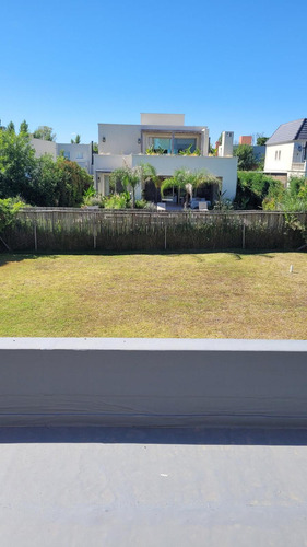 Casa En Santa Guadalupe, Pilar Del Este