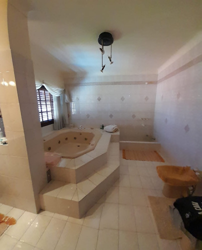 Imagen 11 de 23 de Chalet 7 Amb En 3 Plantas S/lote De 258m2. Impecable Estado.