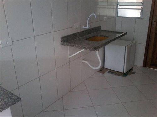 Imagem 23 de 30 de Imóvel Novo Tipo Casa Térrea Em Condominio Fechado Com Excelente Acabamento Com Azulejo Até O Teto Tanto Na Cozinha Como No Banheiro E Moldura De Gesso Nestes Dois Ambientes Janela De Alumínio Cor B