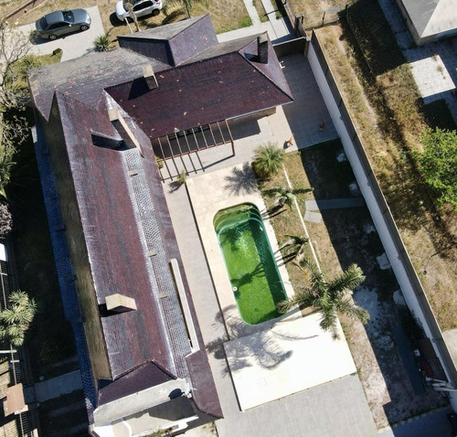 Imagen 1 de 21 de Excepcional Casa Totalmente A Nueva, Impresionantes Amenites 4 Dormitorios 6 Baños, Jacuzzi, Piscina, Sauna, Playroom, Calefacion, Estufa Leña, A Nueva, A Estrenar Usd 2500 Alquiler Mensual