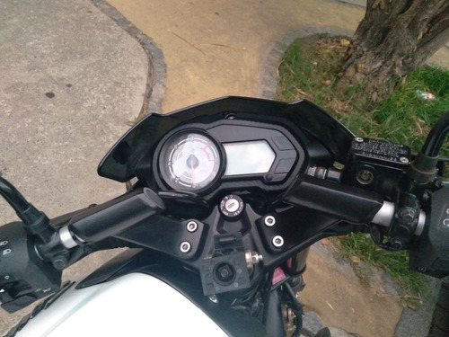 Imagen 3 de 8 de Bajaj Rouser Ns 125 Blanca