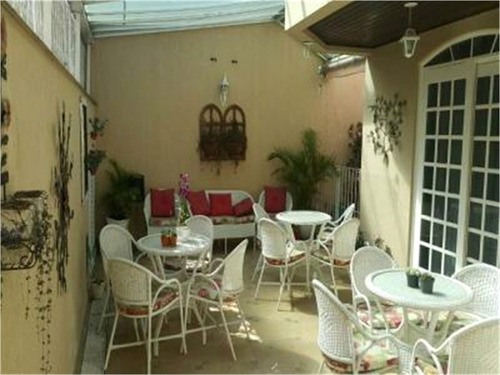 Imagem 12 de 15 de Linda Residência, Com 4 Suites Sendo 1 Mastes Com Hidro, Sala Para 4 Ambientes, Com Piscina. - Reo358391