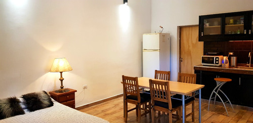 Casa Con Garaje, A Pasos De La Terminal De Ómnibus